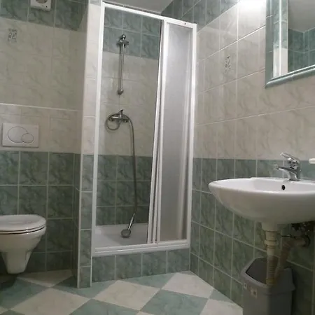 Gasthuis Lyzarska Skola 3*