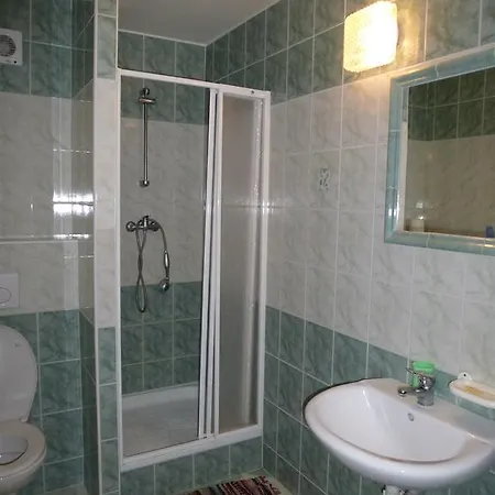 Gasthuis Lyzarska Skola 3*
